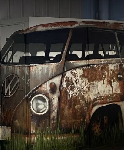 Décor de combi Volkswagen dans l'ancien Laser Game Bourgoin