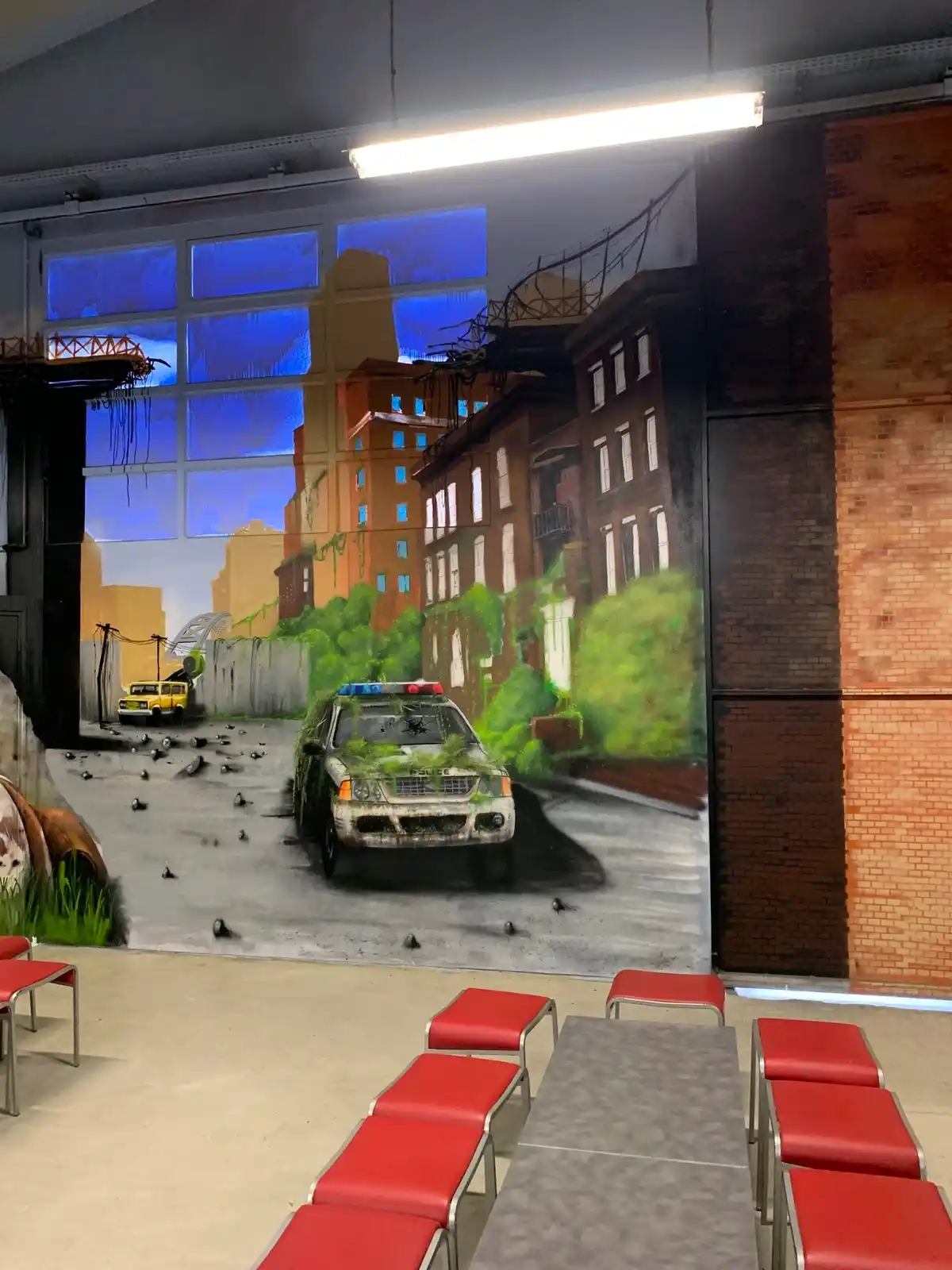 Décor urbain de l'ancien centre Laser Game Bourgoin